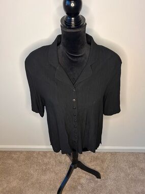 Tangents Black Short-Sleeve Button-Down Blouse